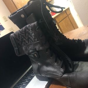Combat boots